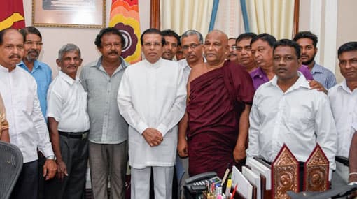 Several Kelaniya UNP members join SLFP