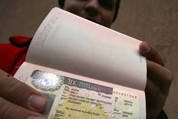 Britain plans visa bonds for ‘high-risk’ Asians - report