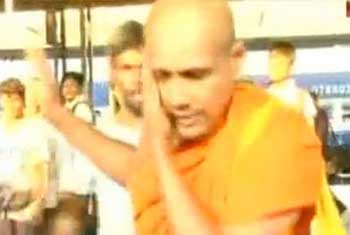 VIDEO: Three men who attacked Lankan monk arrested