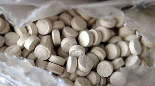 Police apprehend drug smugglers in Wanathawilluwa