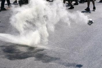 VIDEO: Police fire tear gas at Weliweriya protest