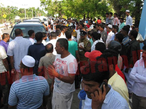 Tense situation in Akkaraipattu as Muslim parties clash again