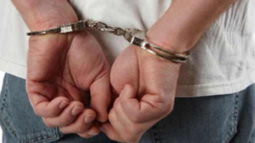 Two Sri Lankans caught smuggling US dollars out of Mumbai airport