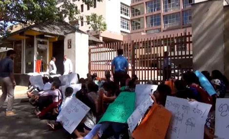 Protesters prevent CPC members from leaving