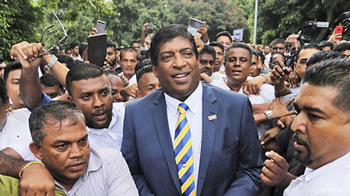 People have become fed up with politics - Ravi