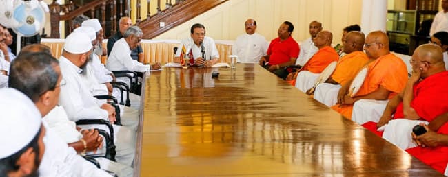President visits Kandy to discuss current situation
