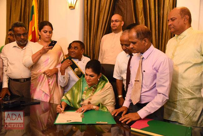 Colombo’s first female Mayor Rosy Senanayake assumes duties