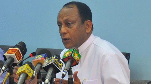 SLFP MPs cannot oppose no-confidence against PM - Lakshman Yapa