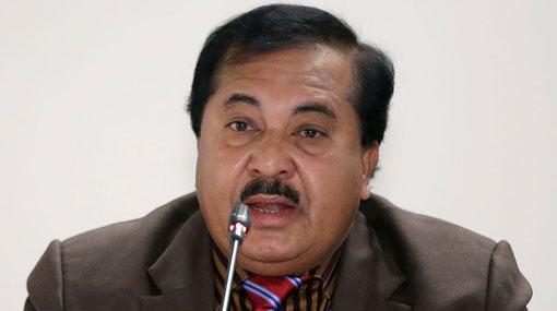 Former Minister T. B. Ekanayake arrives at FCID for questioning