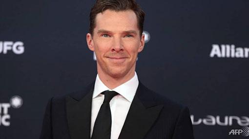 Sherlock star Benedict Cumberbatch fights off muggers attacking cyclist in London
