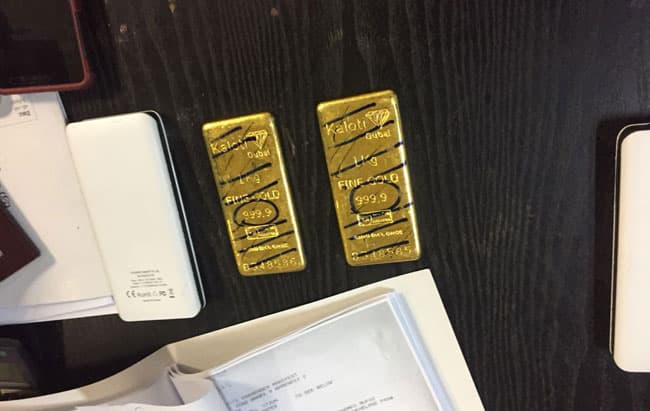 Singer and beautician nabbed with gold slabs hidden inside power banks