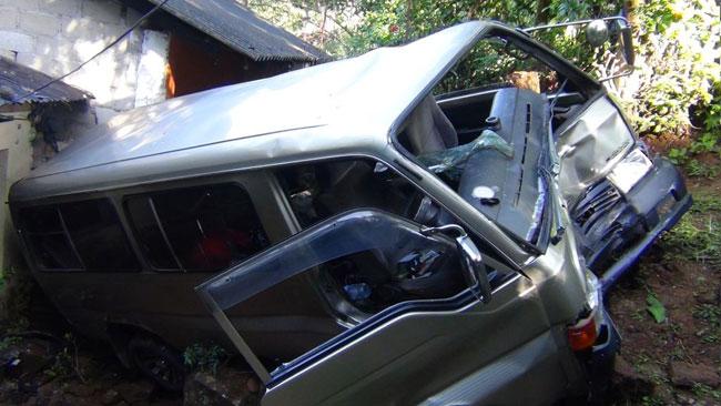 Five injured in head-on collision between van and bus