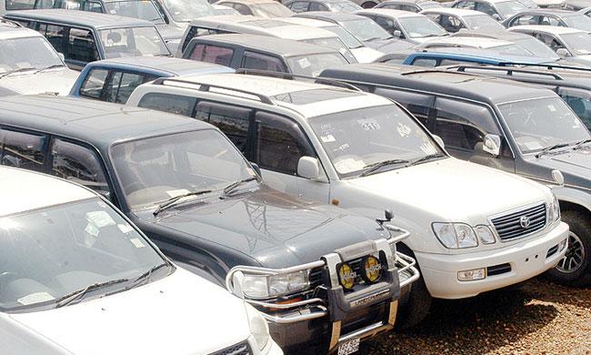 Issuing vehicle permits to MPs and state sector employees suspended