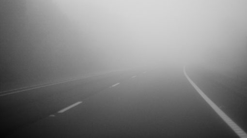 Dense fog disrupts traffic in Central Hills