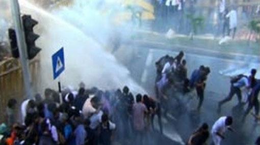 Tear gas fired in university students’ protest