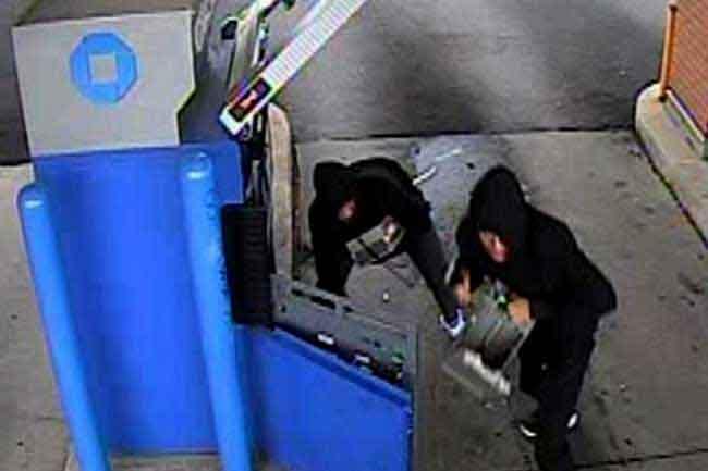 Suspects breaking ATM in Welimada caught on CCTV