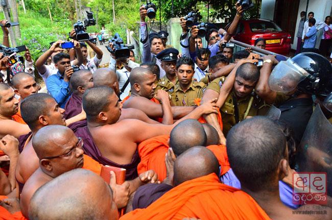Homagama court unrest: Six monks among 11 released on bail