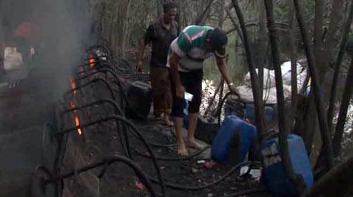 Officer falls into hot Goda pit while on mission