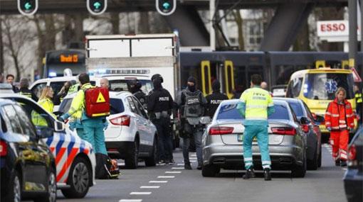 Several hurt as man opens fire in Dutch tram