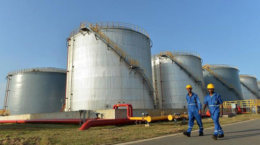 Sri Lanka wins record foreign investment in oil project