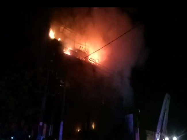 Negombo-Colombo road closed off due to fire