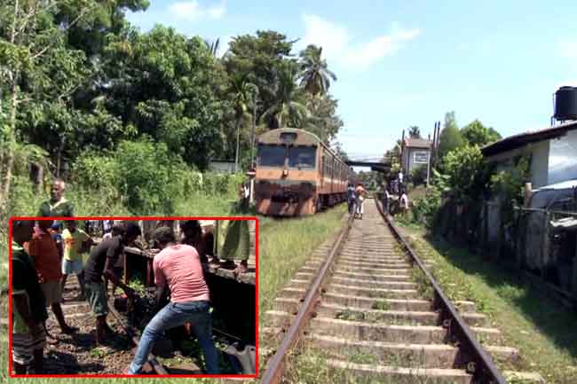 Motorcyclist killed by train at Ja-Ela