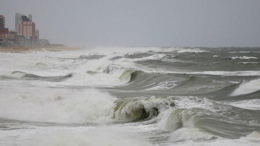 Sea areas from Beruwala to Matara may experience surges: Met. Dept.