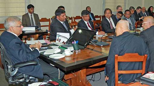 PM requests foreign envoys to lift travel restrictions on Sri Lanka