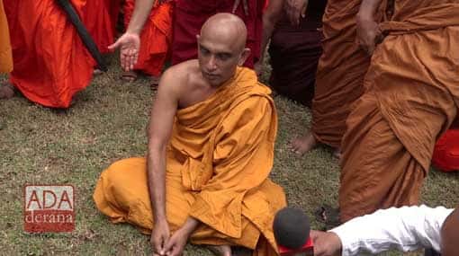Athuraliye Rathana Thero goes on hunger strike