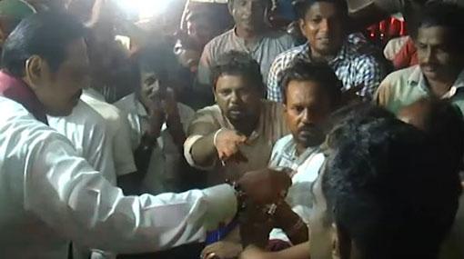 Fast-unto-death by Moratuwa mayor & carpenters ends