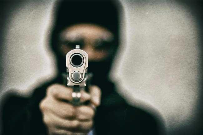 Robber with toy gun injured in police fire