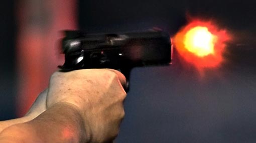 Police opens fire on tuk driver failing to stop at checkpoint