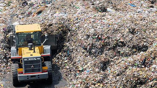 Dumping garbage at Kerawalapitiya halted due to capacity