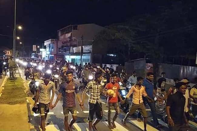 Police fire tear gas at protesters in Batticaloa