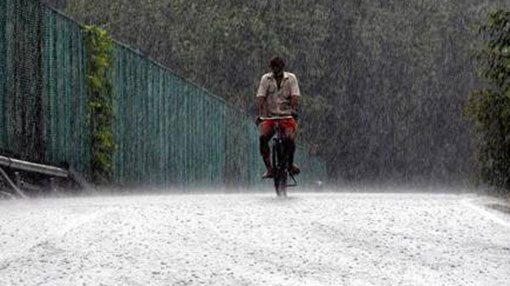 Heavy rainfall and lightning expected during next few hours