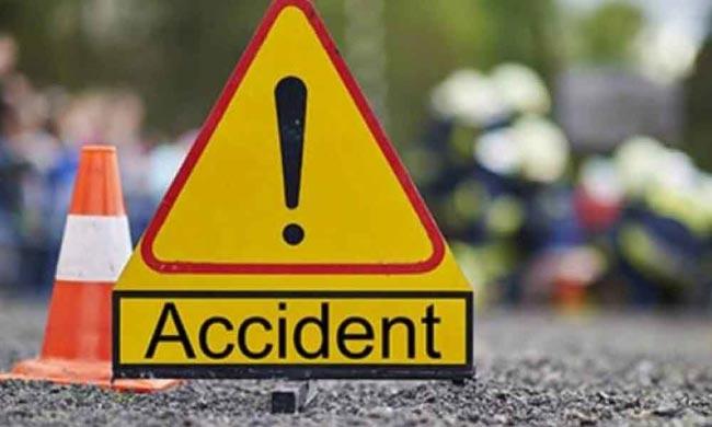 Six vehicles collide on Southern highway; 2 injured