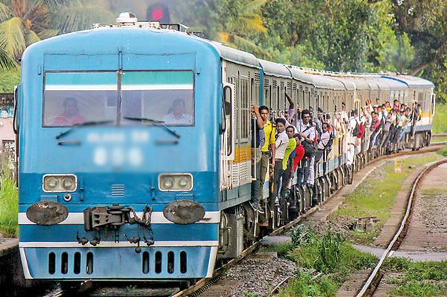 Derailment causes delays on Kelani Valley line