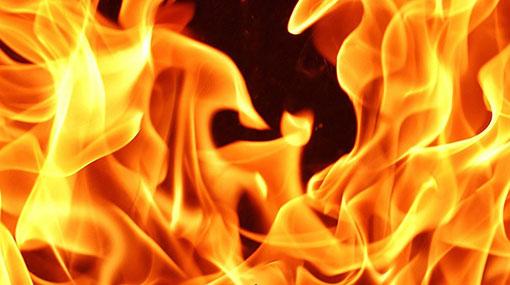 Fire breaks out at textile shop building in Wattala