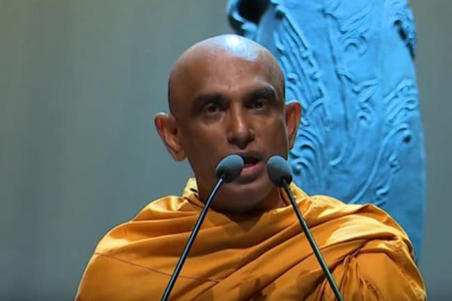 Rathana Thera pledges support for Gotabaya