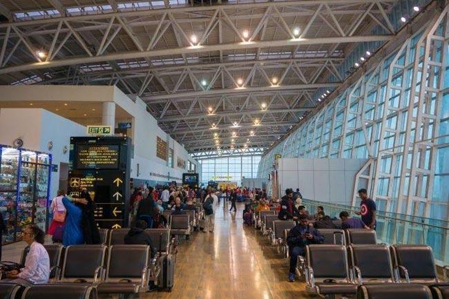 Lankan couple busted in Chennai for smuggling in gold
