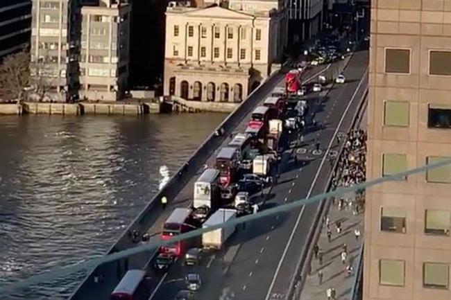 London Bridge cordoned off; people ‘injured’ in stabbing incident