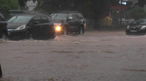 Heavy traffic in Colombo due to rain