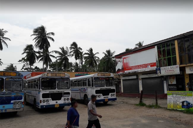 Bus strike on Athurugiriya-Pettah route