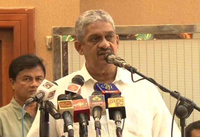 Ranil 99% responsible for past govt.’s mistakes - Fonseka