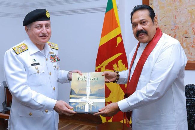 Pakistani naval chief calls on Prime Minister