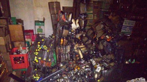 Navy assists in dousing fire in Wattala liquor shop
