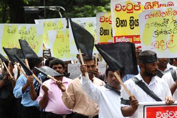 Non-academic staff to end strike only if agreement is signed