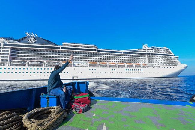 Navy takes charge of Sri Lankan aboard cruise ship