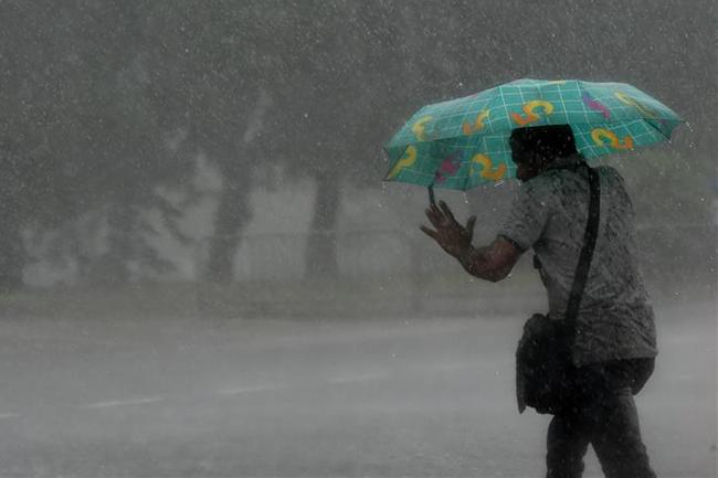 Showery condition to temporarily enhance after tomorrow