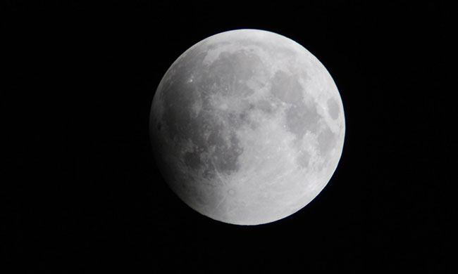 Penumbral lunar eclipse on June 5